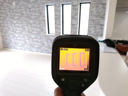一建設 (久喜市)の 新築一戸建て - 赤外線サーモグラフィーで断熱材の調査