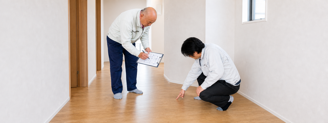 内覧会前に住宅診断をする専門家