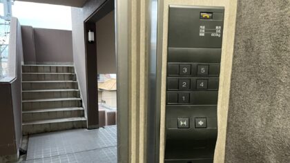 S035_マンションエレベータ