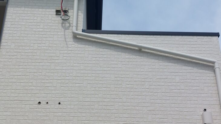 外壁に開けられた穴