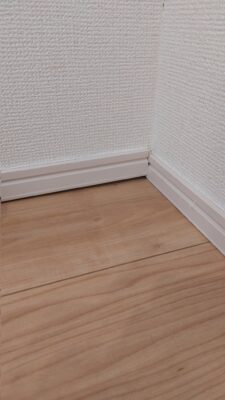 床が沈んで見えます