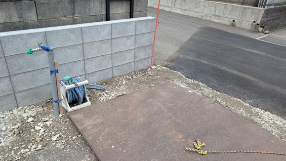R064-敷地入り口ブロックの段数ｰ4段