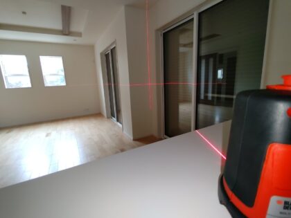 レーザーレベラーで鉛直調査