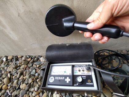 鉄筋探査機による調査