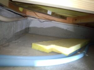 床下断熱材の施工不良